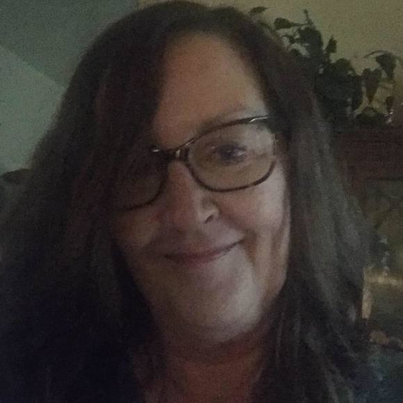 Meet your Posher, Lisa - Picture 1 of 1